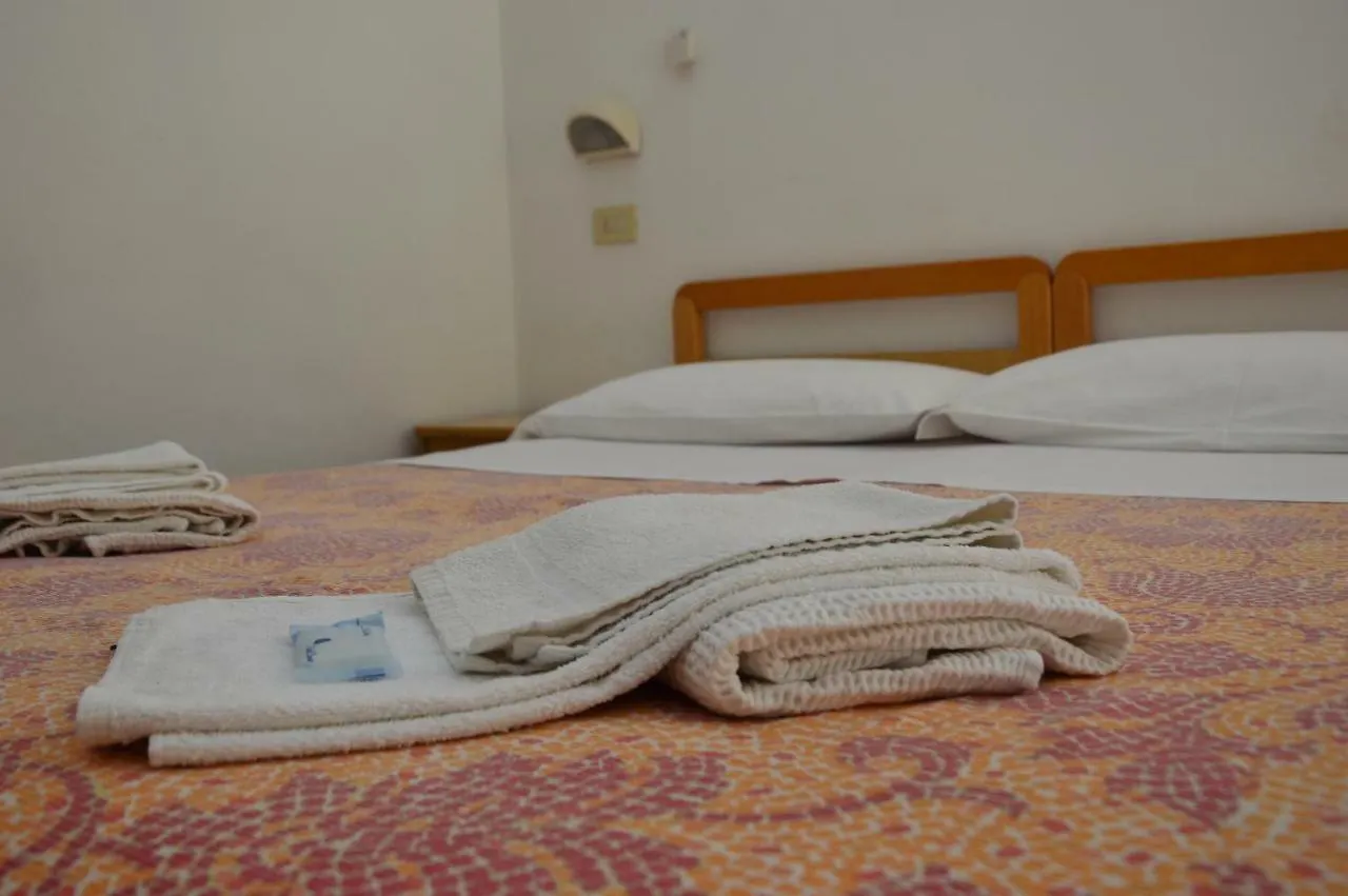 Hotel Moroni Rímini 2*,  Italia
